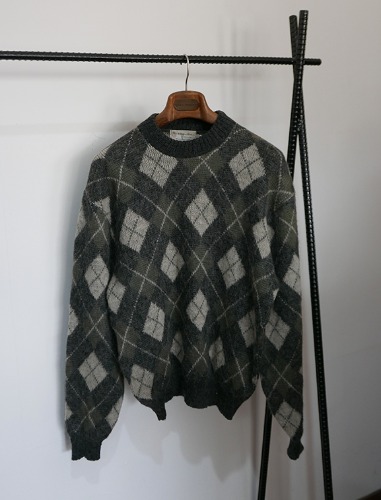 TOWNE AND KING LTD argyle pattern mohair blend knit