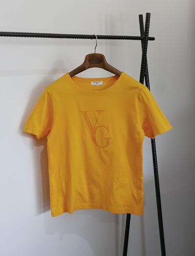 VINTAGE VALENTINO yellow color emblem t shirt