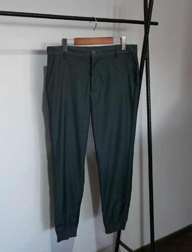 URBAN RESEARCH charcoal grey jogger pants