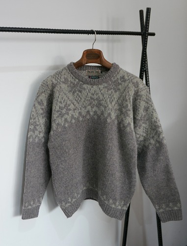 PACAFIC TRAIL nordic pattern pure new wool round knit made in scotland