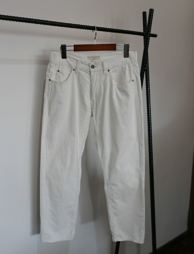 B:MING LIFE STORE BY BEAMS corduroy off whit pants