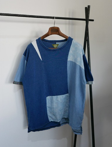 UNSTUDIED BY NIKO AND... indigo garment dying wide fit t shirt