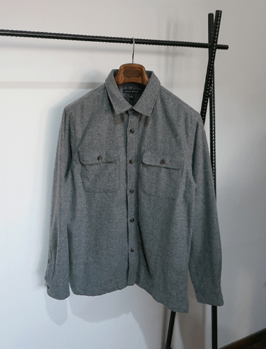 BANANA REPUBLIC grey wool shirts
