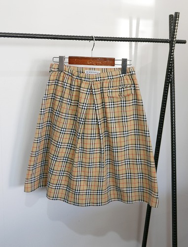 BURBERRY nova check wool skirts