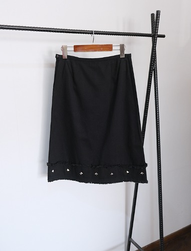 0.9.18 black skirts
